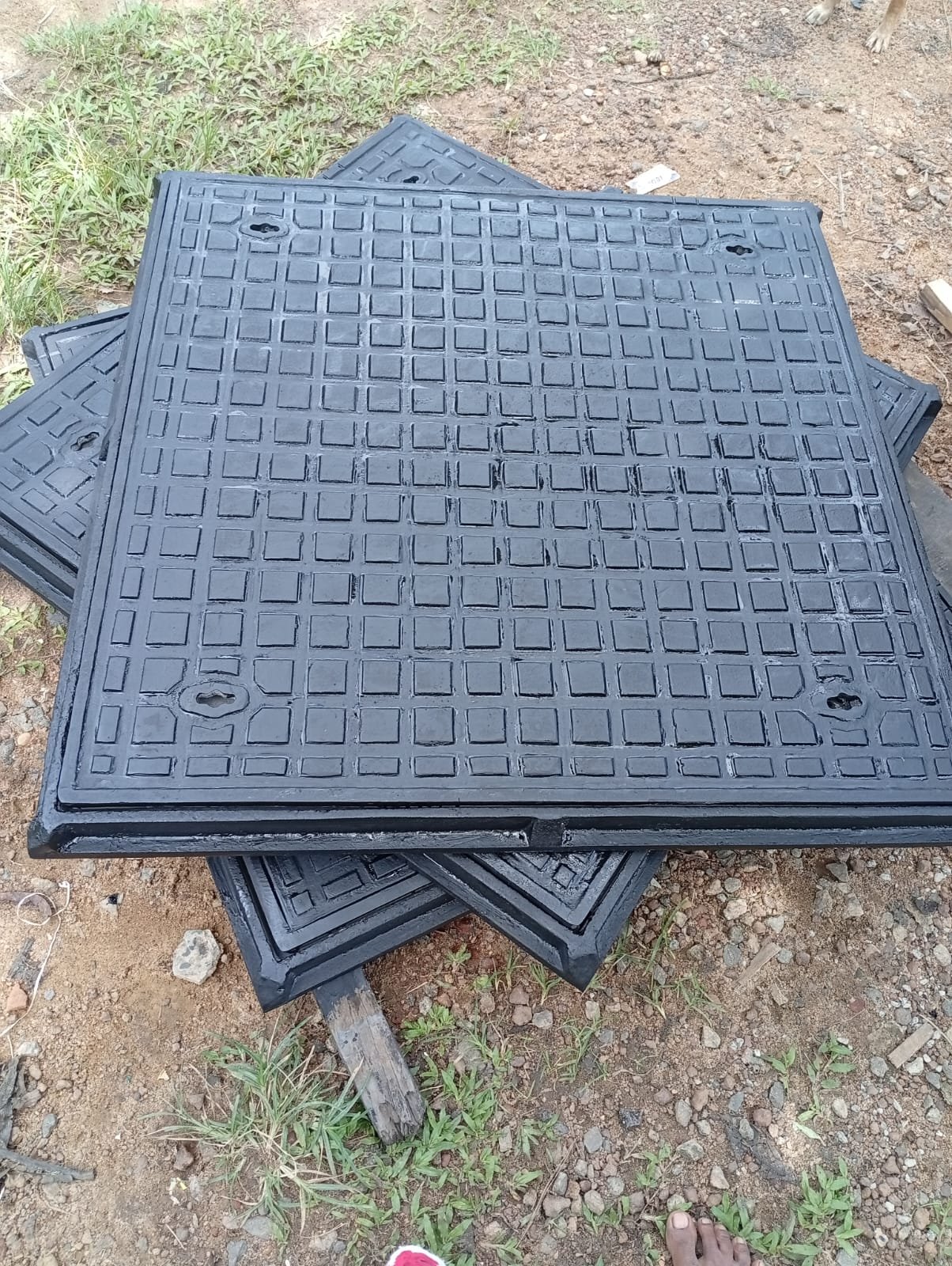 Other image 202607/manhole-and-grating-covers-for-sale-kiribathgoda-wedabima-73d472059a.jpeg