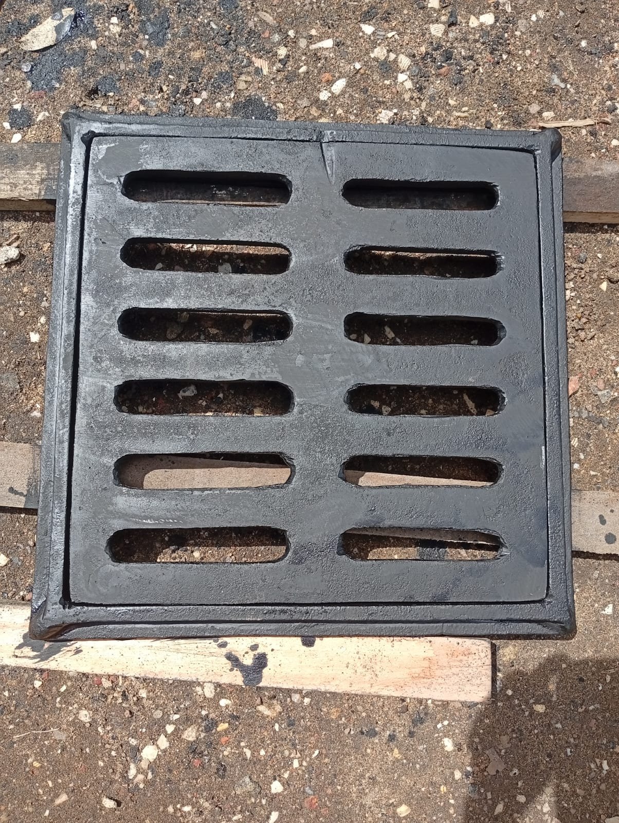 Other image 202607/manhole-covers-manufactures-in-colombo-wedabima-4da2f42cd3.jpeg