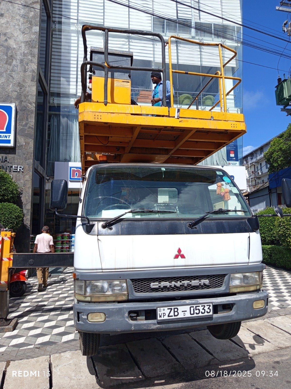 Other image 202609/man-bucket-truck-hire-price-in-kiribathgoda-wedabima-ba73b8a27f.jpeg